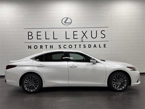 2025 Lexus ES 300h Luxury