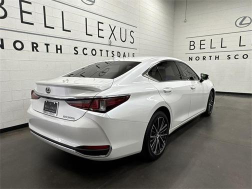 2025 Lexus ES 300h Base