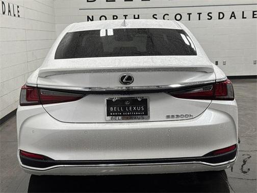 2025 Lexus ES 300h Base