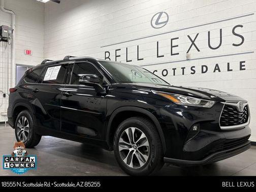 Midnight Black Metallic 2020 Toyota Highlander XLE