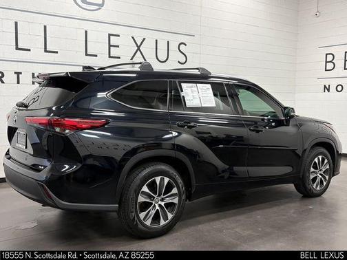 Midnight Black Metallic 2020 Toyota Highlander XLE