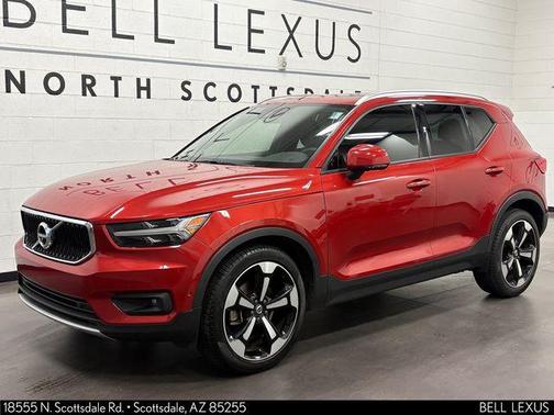 Fusion Red Metallic 2019 Volvo XC40 T4 Momentum