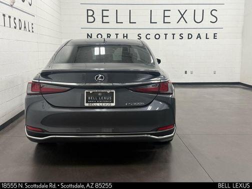 2022 Lexus ES 300h Base