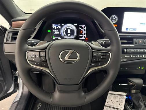 2025 Lexus ES 300h Base