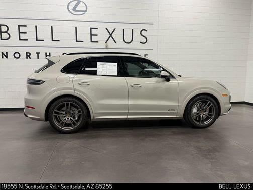 Cashmere Beige Metallic 2021 Porsche Cayenne GTS