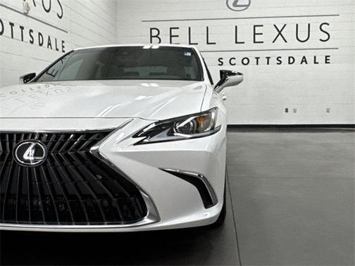 2023 Lexus ES 300h Base