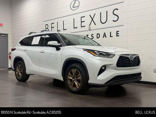 2022 Toyota Highlander Hybrid XLE