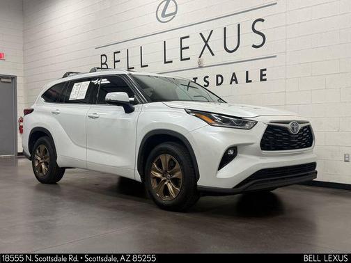 2022 Toyota Highlander Hybrid XLE