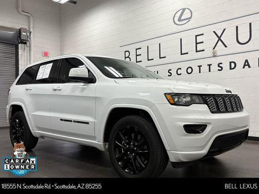 Bright White Clearcoat 2022 Jeep Grand Cherokee Laredo