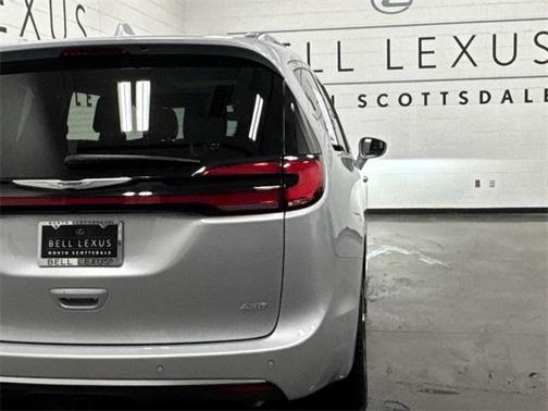 2022 Chrysler Pacifica L