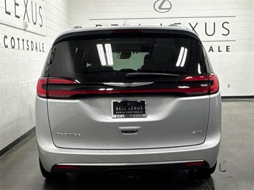 2022 Chrysler Pacifica L