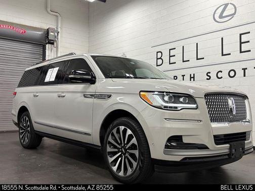 Ceramic Pearl Metallic Tri-Coat 2024 Lincoln Navigator Reserve