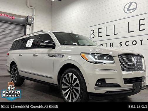 Ceramic Pearl Metallic Tri-Coat 2024 Lincoln Navigator Reserve