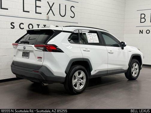 2021 Toyota RAV4 Hybrid XLE