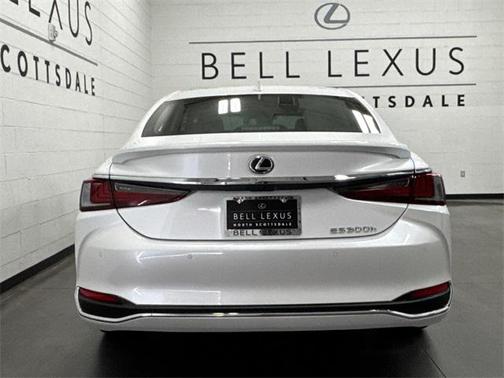 2025 Lexus ES 300h Luxury