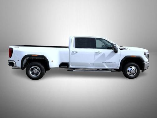 2026 GMC Sierra 3500 SLT
