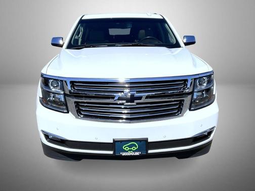 Summit White 2019 Chevrolet Suburban Premier