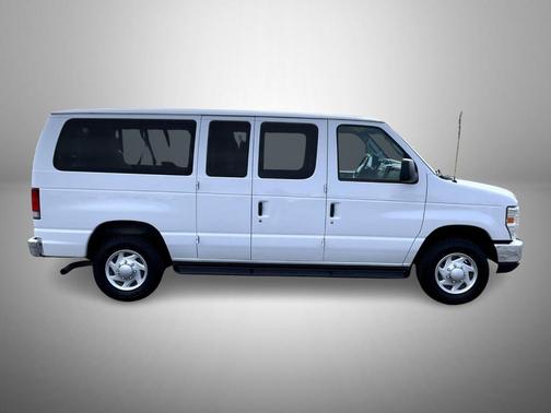 2014 Ford E350 Super Duty XLT