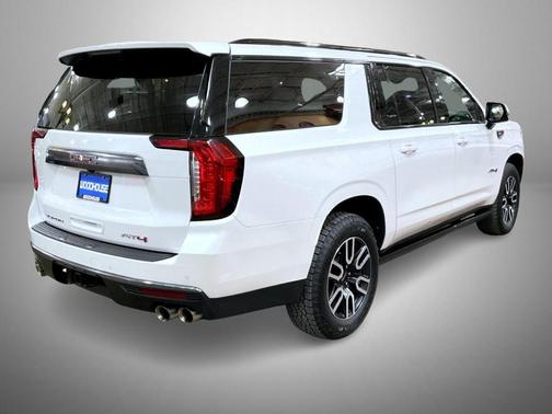 2022 GMC Yukon XL AT4