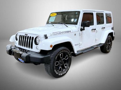 Bright White Clearcoat 2017 Jeep Wrangler Unlimited Sahara