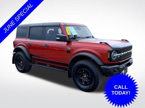 Hot Pepper Red Metallic Tinted Clearcoat 2023 Ford Bronco Wildtrak