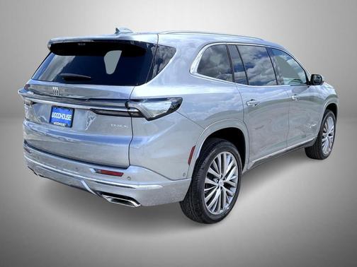 Moonstone Gray Metallic 2026 Buick Enclave AVENIR