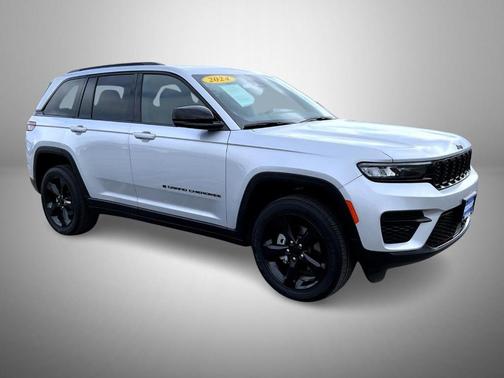 2024 Jeep Grand Cherokee Laredo