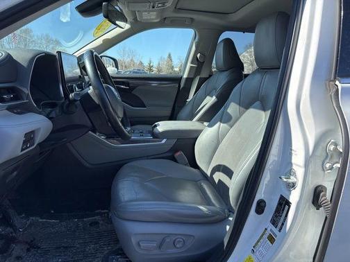 2023 Toyota Highlander Hybrid Limited