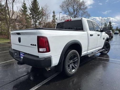 Bright White Clearcoat 2022 RAM 1500 Classic SLT