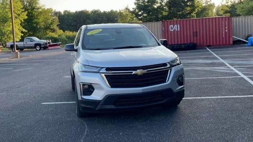 Silver Ice Metallic 2022 Chevrolet Traverse LS