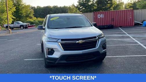 Silver Ice Metallic 2022 Chevrolet Traverse LS