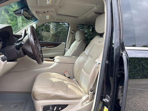 2016 Cadillac Escalade ESV Luxury