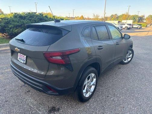 Harvest Gold / Bronze 2024 Chevrolet Trax LS