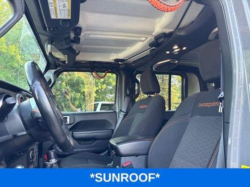 Sting Gray Clearcoat 2023 Jeep Gladiator Mojave