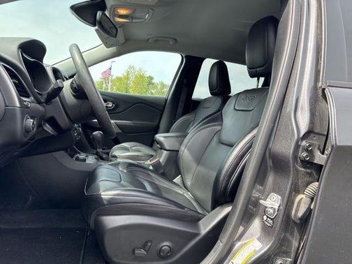 2022 Jeep Cherokee Latitude Lux