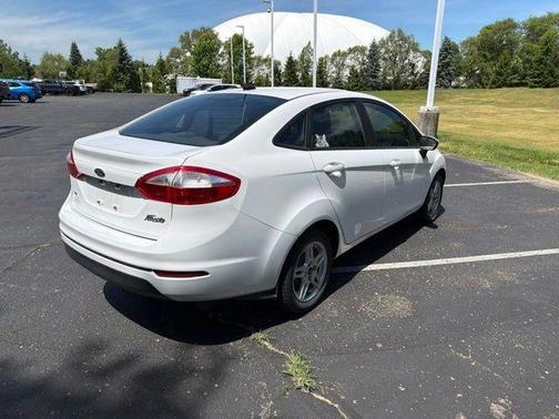 Oxford White 2018 Ford Fiesta SE