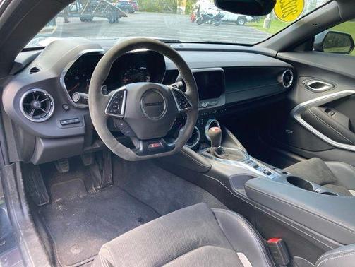 Shadow Gray Metallic 2023 Chevrolet Camaro 2SS