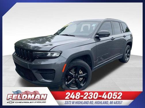 Metallic 2022 Jeep Grand Cherokee Altitude