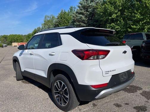 Summit White 2024 Chevrolet Trailblazer LT