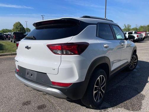 Summit White 2024 Chevrolet Trailblazer LT