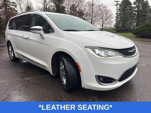 Bright White Clearcoat 2019 Chrysler Pacifica Limited