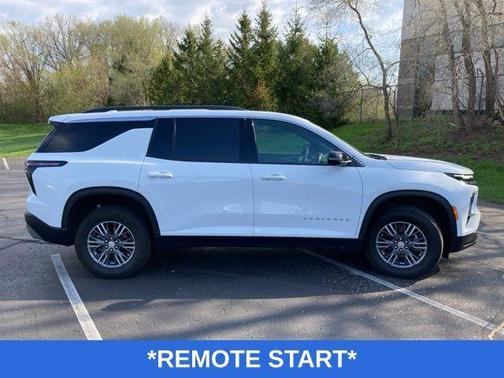 Summit White 2026 Chevrolet Traverse LT