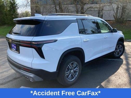 Summit White 2026 Chevrolet Traverse LT