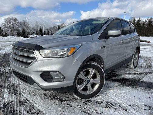 Ingot Silver 2017 Ford Escape SE