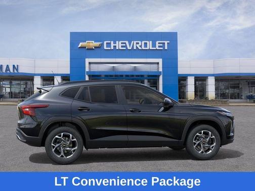 Mosaic Black Metallic 2026 Chevrolet Trax LT