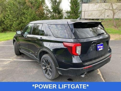 Black 2022 Ford Explorer ST-Line