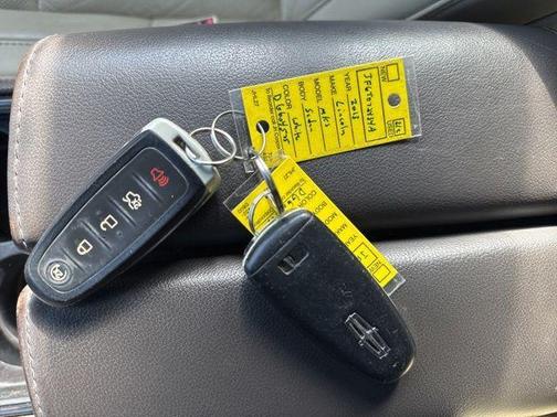 2013 Lincoln MKS Base