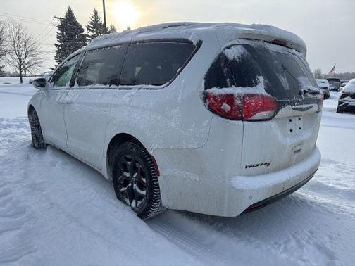 2018 Chrysler Pacifica Touring-L Plus