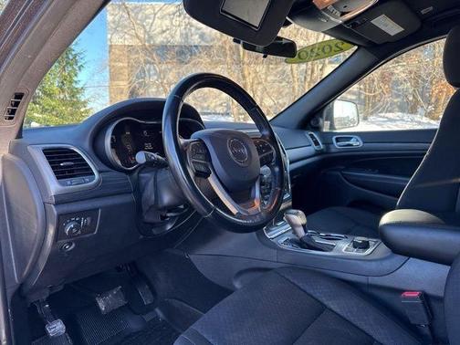 2020 Jeep Grand Cherokee Laredo E