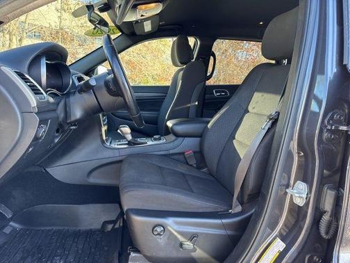 2020 Jeep Grand Cherokee Laredo E